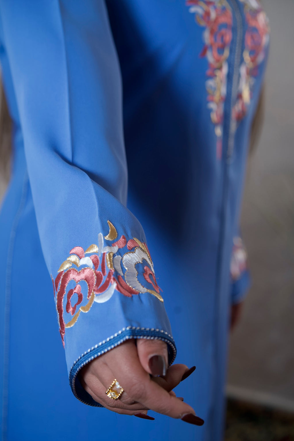 Elegant crepe caftan with master craftsmanship and Rabat-style embroidery