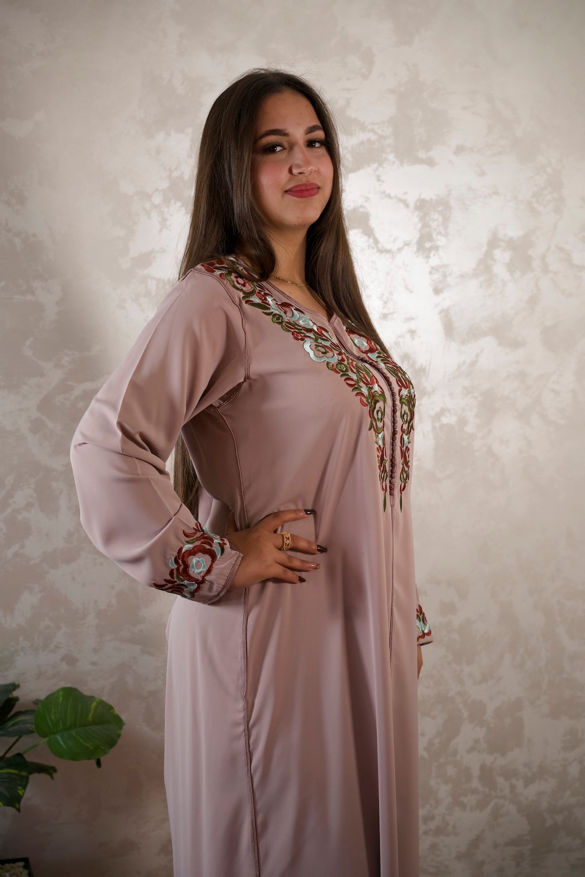 Elegant crepe caftan with master craftsmanship and Rabat-style embroidery