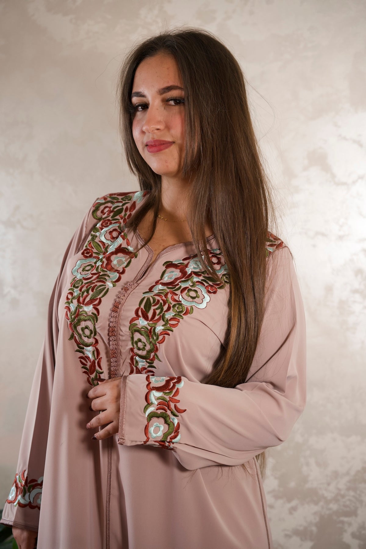 Elegant crepe caftan with master craftsmanship and Rabat-style embroidery